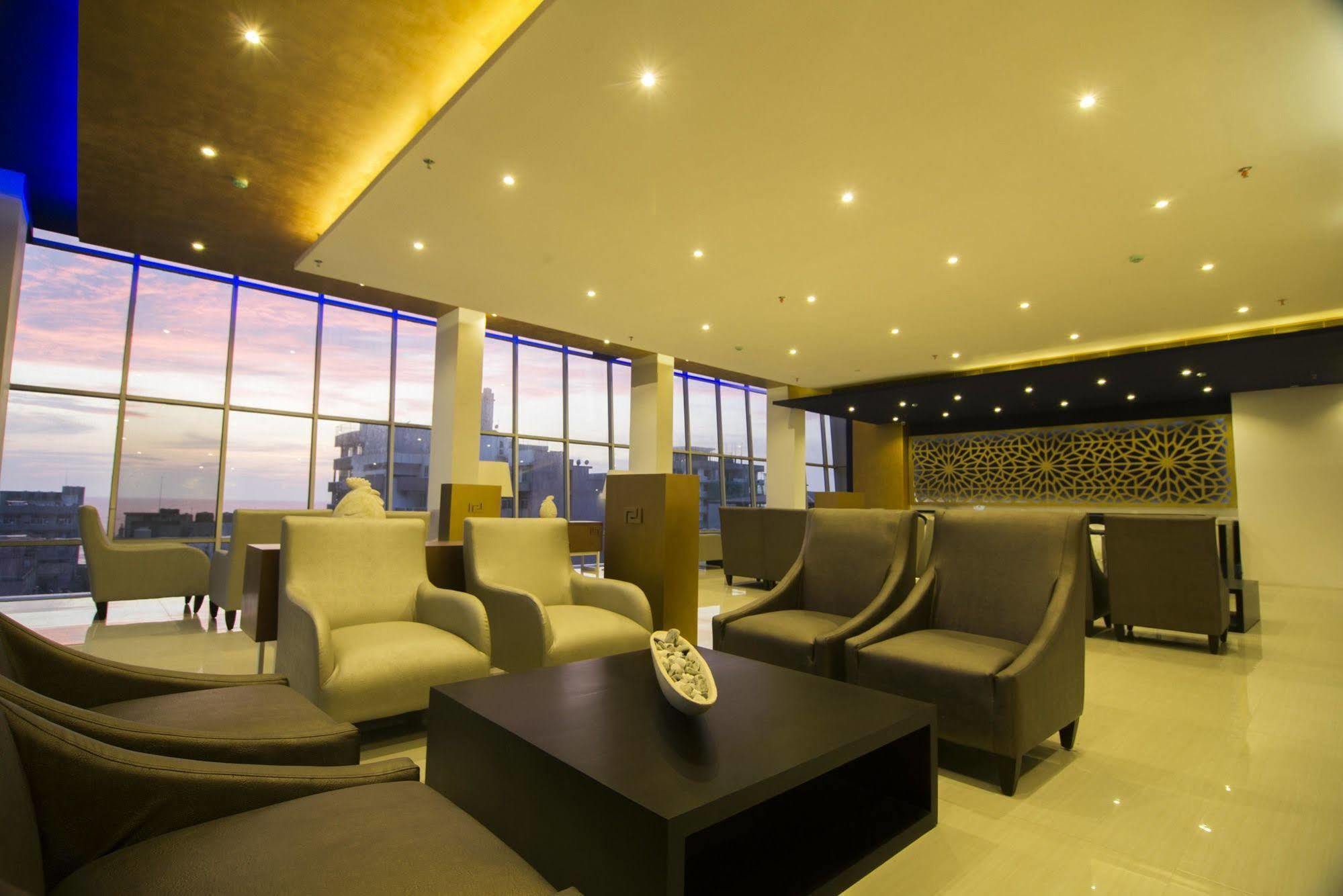Platinum One Suites Коломбо Экстерьер фото
