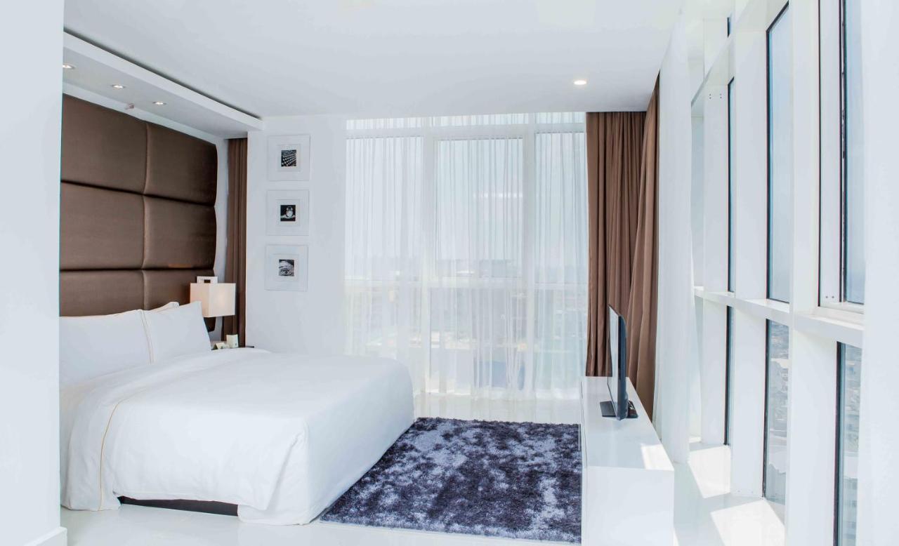 Platinum One Suites Коломбо Экстерьер фото