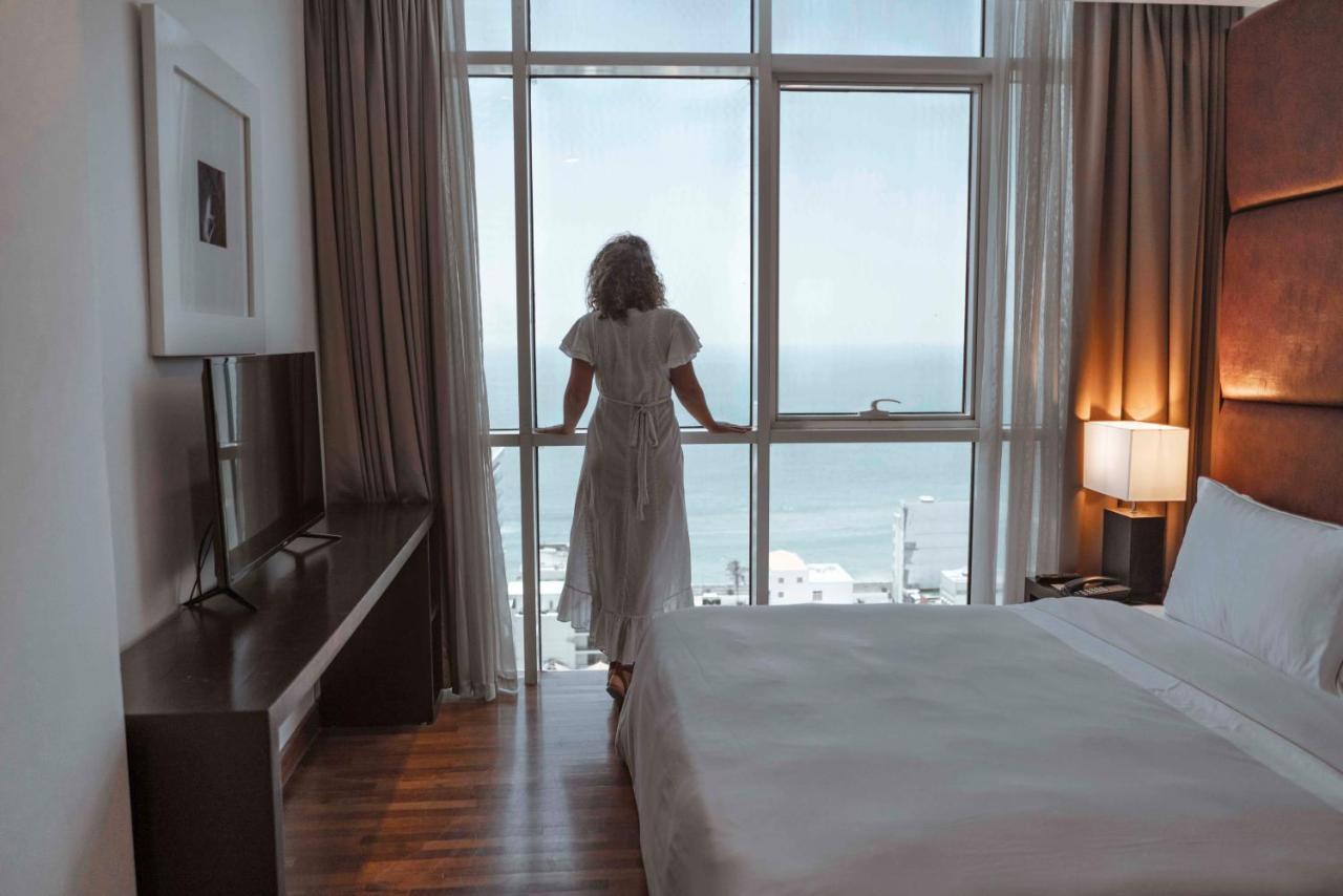 Platinum One Suites Коломбо Экстерьер фото
